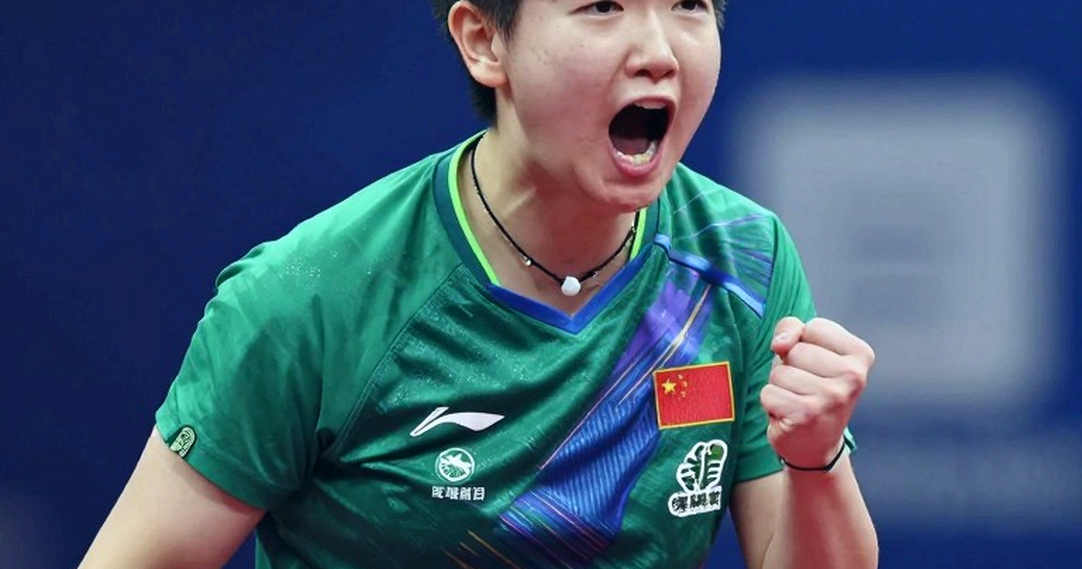 Khi đường ống bóng đá nuốt nhầm một bài cáo phó