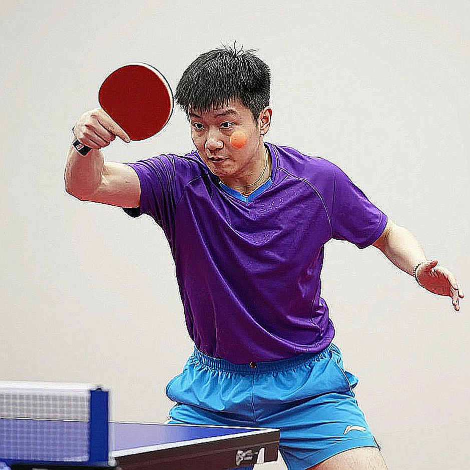 Keighley Table Tennis Centre và vị trí trả lương đầu tiên: khi bóng bàn cơ sở Anh quốc chọn con người