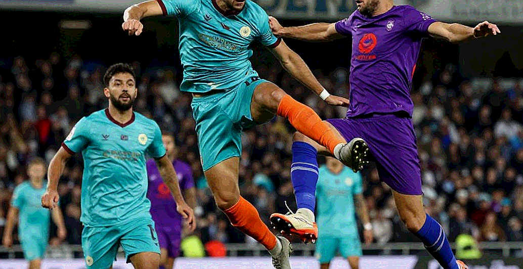 V.League và cái bẫy một ngôi sao: Đọc lại bóng đá Việt Nam bằng con tim lẫn khối óc