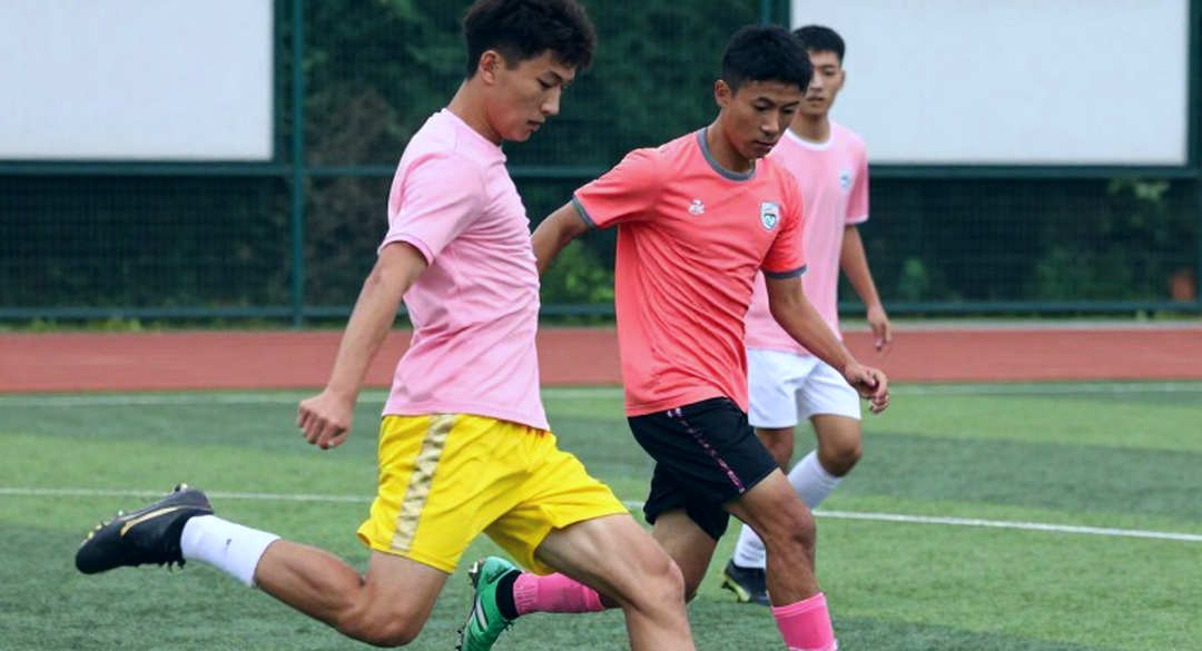 Bellingham giữa Lineker và Richards: Khi nước Anh đi tìm một vị cứu tinh