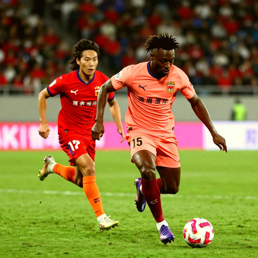Hat-trick Brenner Marlos che giấu vết nứt: Bắc Ninh thắng Long An 3-2 nhưng hàng thủ bộc lộ điểm yếu Hat-trick Brenner Marlos che giấu vết nứt: Bắc Ninh thắng Long An 3-2 nhưng hàng thủ bộc lộ điểm yếu