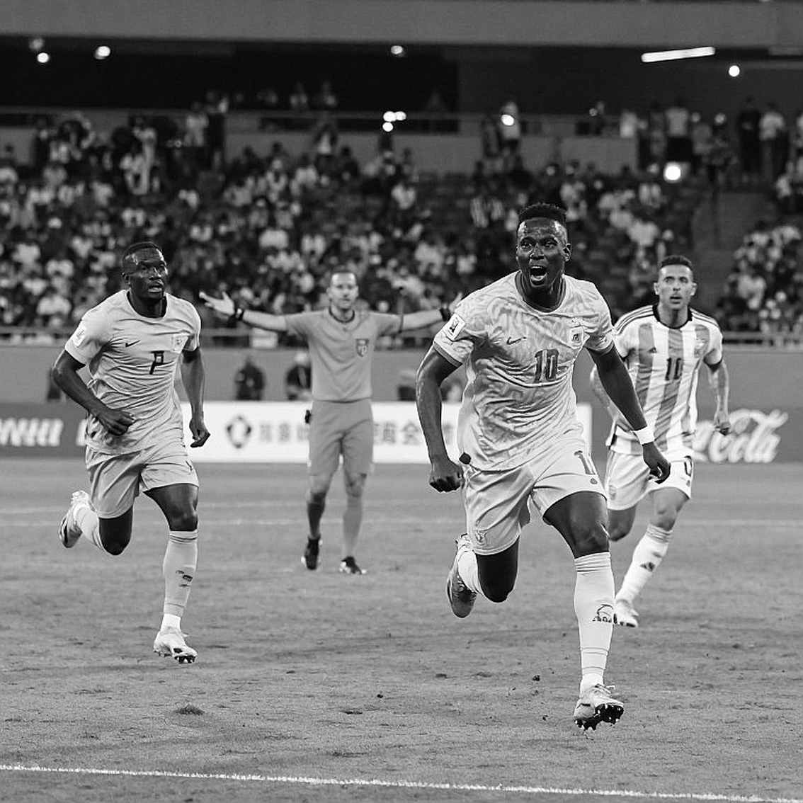 Dong Nai vs CAHN: Four Days of Recovery, Two Suspensions and the Gap Van Hau Leaves Behind Dong Nai vs CAHN: Four Days of Recovery, Two Suspensions and the Gap Van Hau Leaves Behind